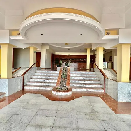 Ocean Cliff House דירה