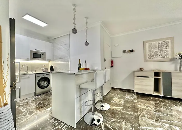 Ocean Cliff House 아파트 *