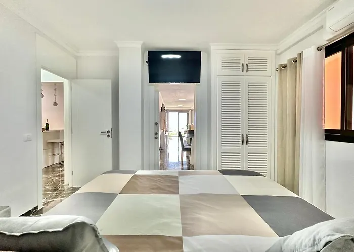 Ocean Cliff House 아파트 *